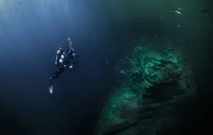 Scuba Diving Underwater Rock Cliff Wallpaper