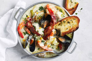 Seafood Chowder And Bread Wallpaper