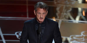 Sean Penn Oscars Awards Presentation Wallpaper