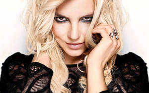 Seductive Britney Spears In Black Dress Wallpaper