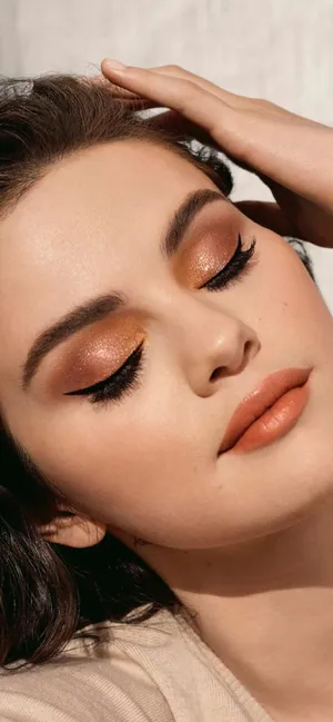 Selena Gomez Rocks A Fashionable Look With Her New Apple Iphone Wallpaper