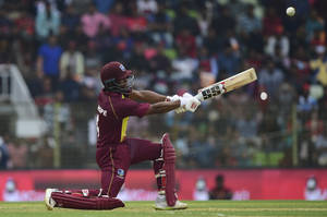 Shai Hope Kneeling Hit Wallpaper