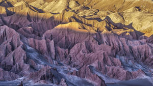 Sharp Mountains In Death Valley Wallpaper