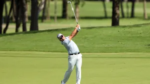 Shigeki Maruyama High Follow-through Form Wallpaper