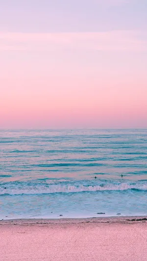 Show Off Your Trendy Summer Style With An Iphone! Wallpaper