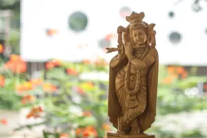 Shri Krishna Wooden Statue Wallpaper