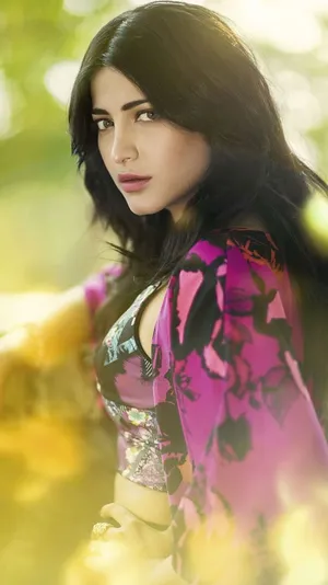 Shruti Hassan Hd Pink Top Wallpaper
