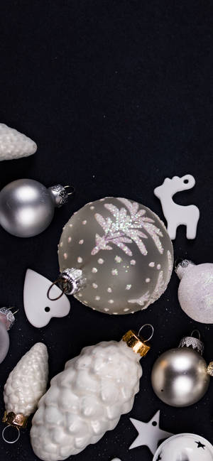 Silver Christmas Iphone Ball Decorations Wallpaper