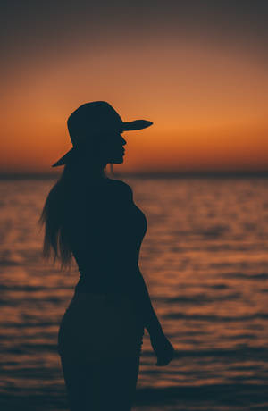 Simple Dark Aesthetic Woman Hat Sunset Wallpaper