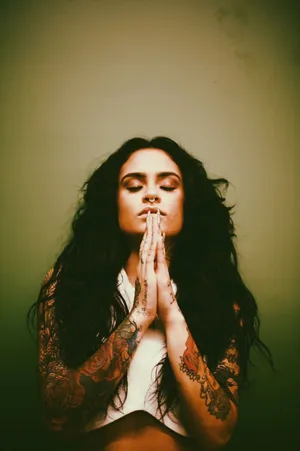 Singer And Songwriter Kehlani Performing In Concert Wallpaper