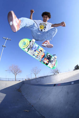 Skater Boy Aesthetic Shot Wallpaper