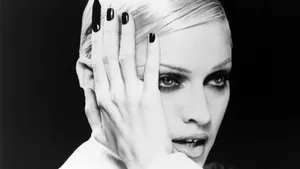 Sleek Hair Madonna Black And White Wallpaper