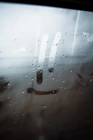 Smiley Face Aesthetic Lockscreen Wallpaper