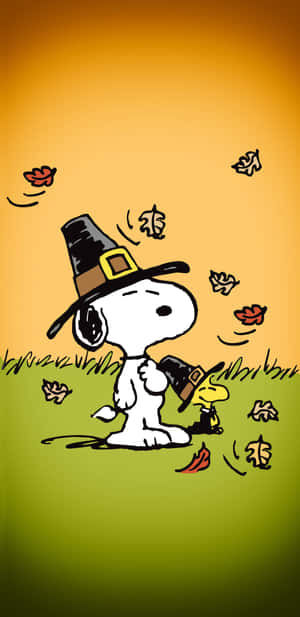 Snoopy Gets In The Autumn Spirit! Wallpaper