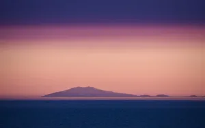 Soft Mountain Sky Hotmail Wallpaper