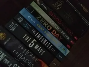 Spines Aesthetic Book Desktop Wallpaper