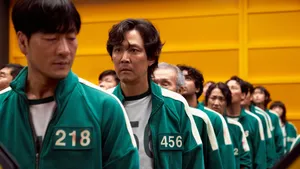 Squid Game 067 Tug Of War Wallpaper