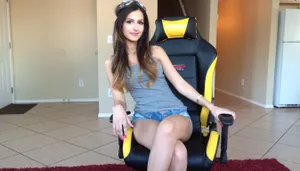 Sssniperwolf Gaming Chair Wallpaper