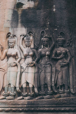 Statues In Angkor Wat Wallpaper
