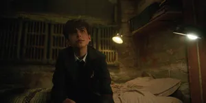 Stern Five Umbrella Academy Wallpaper