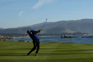 Steve Lowery Dramatic Golf Shot Wallpaper
