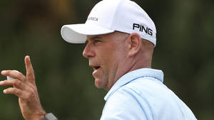 Stewart Cink Holding A Golf Ball Wallpaper