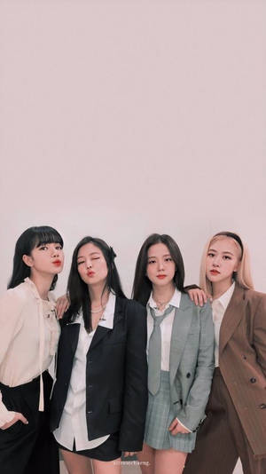 Suit Up Blackpink Aesthetic Wallpaper