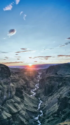 Sunrise On Iceland Galaxy S10 Wallpaper