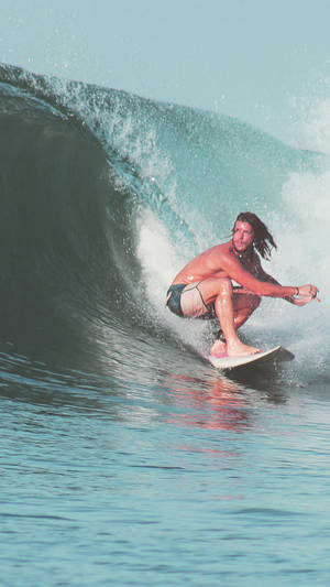 Surfing Squat Position Wallpaper