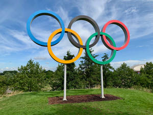 Tall Olympic Logo Statue Wallpaper