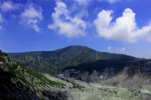 Tangkuban Perahu North Of Bandung Wallpaper