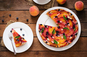 Tasty-looking Fruit Pie Wallpaper