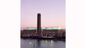 Tate Modern Against Gloomy Sky Wallpaper