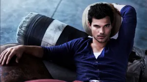 Taylor Lautner Stylish Wallpaper