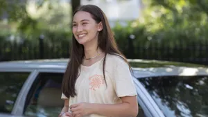 Teenage Belly From The Summer I Turned Pretty Wallpaper