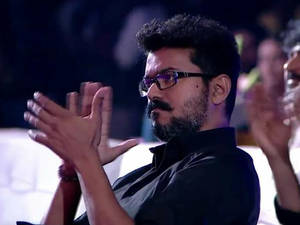 Thalapathy Vijay Clapping Wallpaper