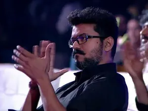 Thalapathy Vijay Clapping Wallpaper