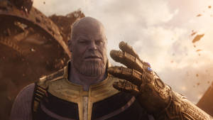 Thanos Wields Infinity Gauntlet Wallpaper
