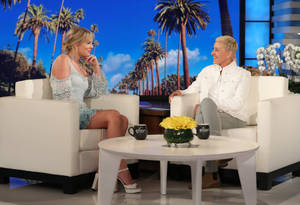 The Ellen Show With Taylor Swift Wallpaper