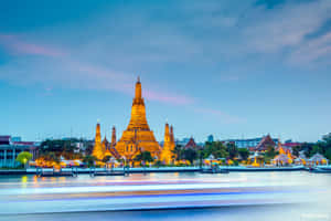 The Gorgeous Wat Arun Wallpaper