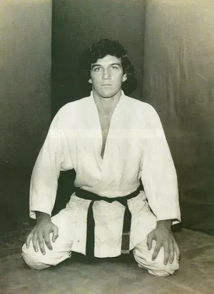 The Legendary Rickson Gracie In Action Wallpaper