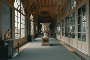 The Medici Vase At Uffizi Gallery Wallpaper