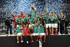 The Mexican National Soccer Team Proudly Poses For A Picture Before An International Match. Wallpaper