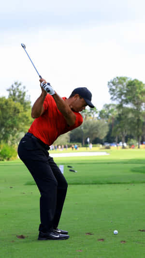 The Side View Of Tiger Woods Iphone Wallpaper