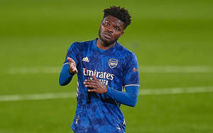 Thomas Partey In A Blue Uniform Wallpaper