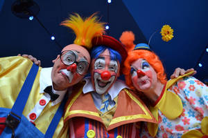 Three Goofy Clowns Wallpaper