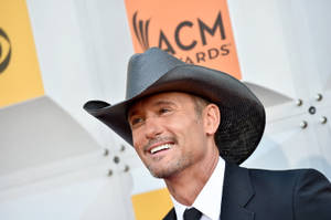 Tim Mcgraw, Shining Brightly At The 2016 Acm Awards Wallpaper