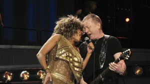 Tina Turner John Miles Performance Wallpaper