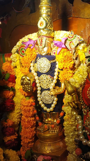 Tirupati Balaji Deity Statue Pearls Wallpaper