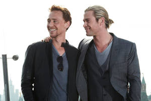 Tom Hiddleston And Chris Hemsworth Wallpaper